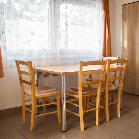 Nyaraló Stribrny Rybnik-9 By Interhome